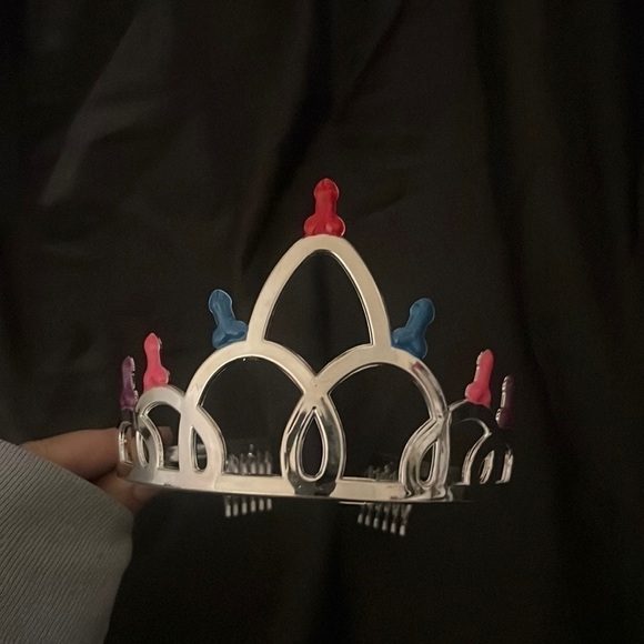 Fun Tiara - Picture 1 of 1